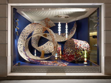 La duo d'artistes LAPS habille les vitrines d'Hermès !