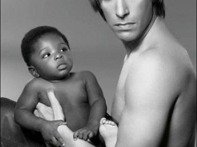 Sacha Baron Cohen dans Bruno