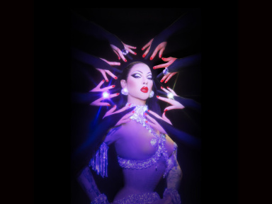 Violet Chachki (Ru Paul’s Drag Race) débaque au Crazy Horse cet été à Paris
