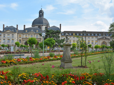 Ce célèbre hôpital parisien était à l'origine... une fabrique de poudre à canon