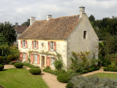 Au cœur d'un ancien presbytère, ce musée francilien dévoile un jardin de curé classé jardin remarquable