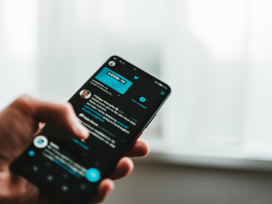 Coronavirus : Twitter en lutte contre l'épidémie de fake news