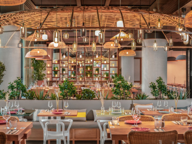 Couvre-feu : À Paris, un hôtel propose une formule diner et chambre à moins de 60€