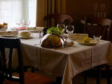 Nouvel An 2021 à Paris : Dîner de réveillon aux chandelles et nuit à l'hôtel Rochechouart