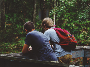 Vaccination Coronavirus : les ados de 16 et 17 ans pourraient être exemptés d'autorisation parentale