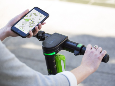 Lime met à disposition des trottinettes pour la Fashion Week