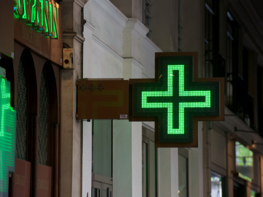 Covid : le vaccin d'AstraZeneca bientôt administré par les pharmaciens