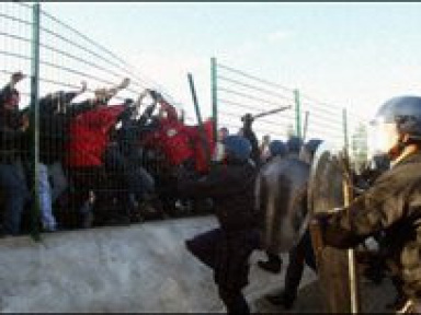 Prison ferme pour huit supporters