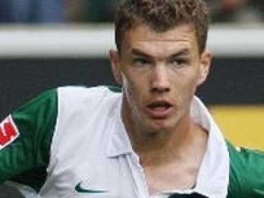 Wolfsburg bat le leader