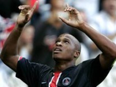 Pancrate signe à  Newcastle