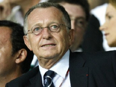 Ligue 1 : Aulas donne des leçons à Paris