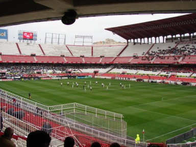 Séville tente de faire de l'humour...