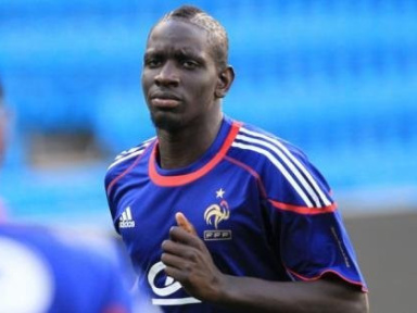 Sakho fait ses débuts avec les Bleus
