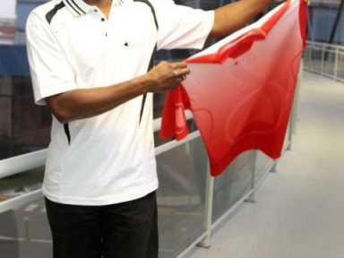 Amara Simba se met au textile