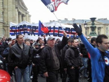Les supporters manifestent à Paris !