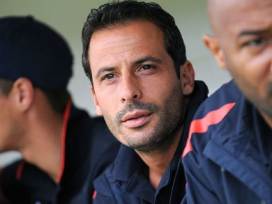 Giuly prêt à baisser son salaire ?