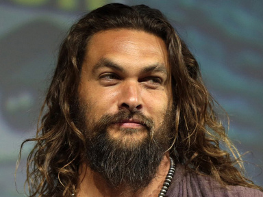 Jason Momoa surprend avec une chorégraphie "Flashdance" dans une pub pour le Super Bowl 2024