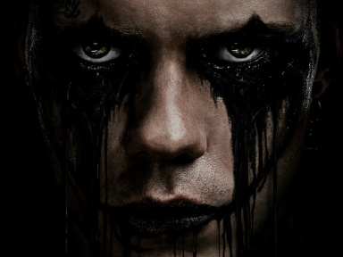 The Crow : Bill Skarsgård réanime le fantôme gothique dans une vision moderne de Rupert Sanders