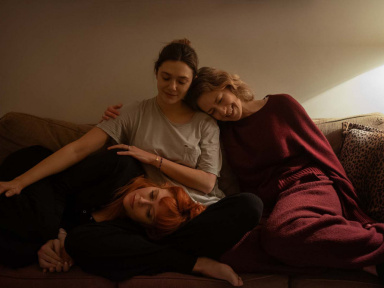 Ses trois filles : Drame familial poignant avec Natasha Lyonne et Elizabeth Olsen sur Netflix