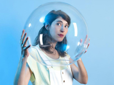 La Femme Bocale au Théâtre Le Bout : une plongée trash et poétique dans la vie moderne