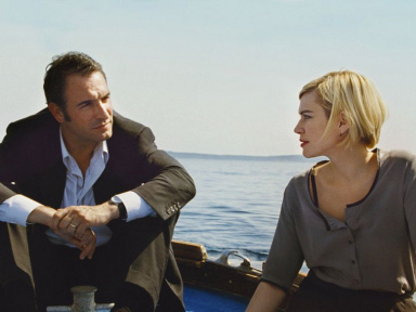 Un balcon sur la mer : thriller sentimental avec Jean Dujardin
