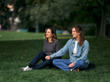 Les Enfants vont bien (2025) : Monia Chokri, Camille Cottin