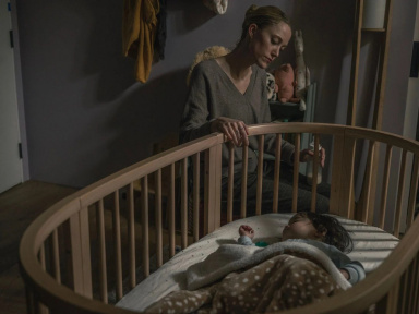 La Main sur le Berceau : le thriller psychologique bientôt sur Disney+