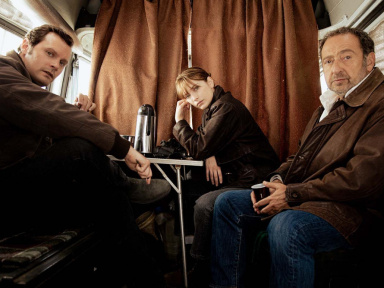 Les Disparues de la gare: Hugo Becker, Camille Razat, Patrick Timsit