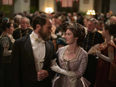 Le Président Foudroyé: Betty Gilpin, Michael Shannon