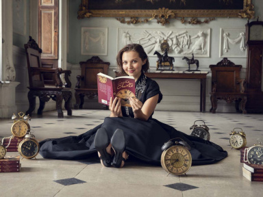 Les Sept cadrans d'Agatha Christie: Mia McKenna-Bruce