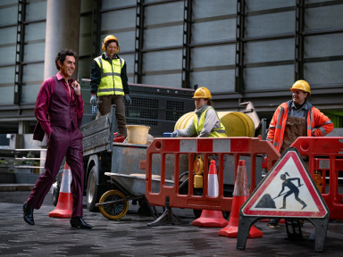 Ladies First sur Netflix : Sacha Baron Cohen inverse les rôles