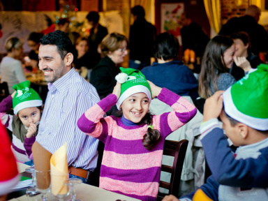 Soutenez les enfants démunis avec les Pères Noël vert pendant les Boxing Days Rugby ! 