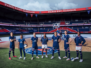 PSG X Jordan : la pelouse du Parc des Princes transformée en terrain de basket