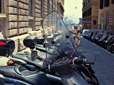 Stationnement payant à Paris : des motards déposent un recours en justice pour annuler la mesure