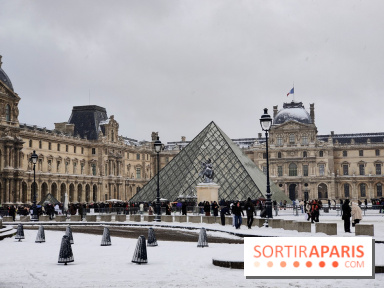 La Neige à Paris - Musée du Louvre pyramide