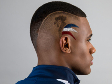 Des coupes de cheveux gratuites aux couleurs de l'Équipe de France ! 