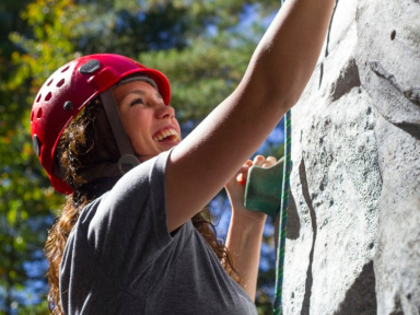 Sessions d'escalade gratuites à Aéroville