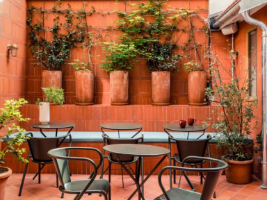 L'Hôtel Ami, un ancien hôtel de postiers remis en beauté par Orso