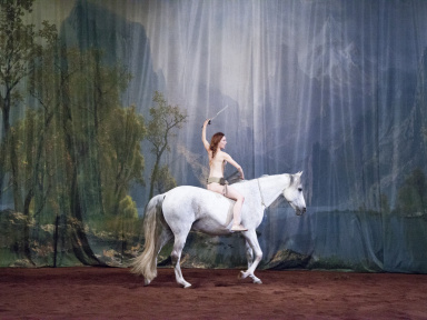 HATE de Laetitia Dosch au Théâtre Nanterre-Amandiers