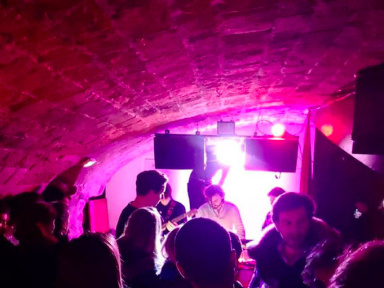 Mala Club : le speakeasy caché du 9ème