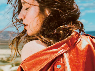 Izia en concert à L'Olympia en avril 2020