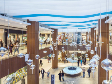 Les Trois Fontaines : le centre commercial de Cergy (95)