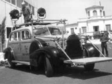 Des voitures travelling au Salon Retromobile 2010