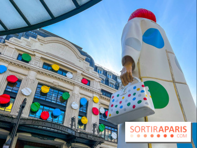 La gigantesque Yayoi Kusama devant le siège de Louis Vuitton, face à la Samaritaine