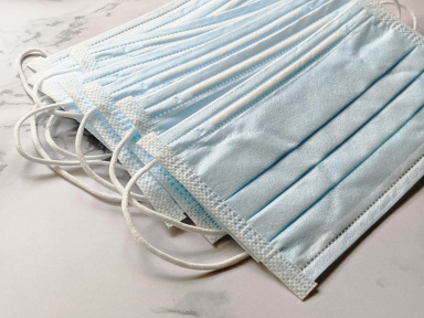 Coronavirus : le gouvernement distribue des masques aux Français les plus précaires