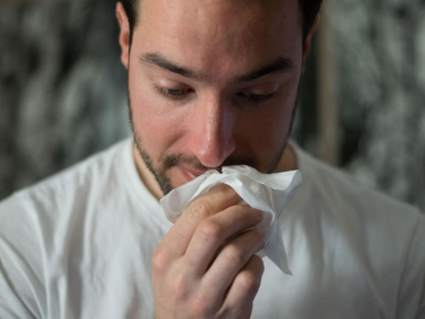 Covid : peut-on se faire vacciner contre le virus si l'on a des allergies ?