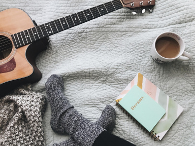 Confinement : les ventes de guitares ont explosé depuis 2020