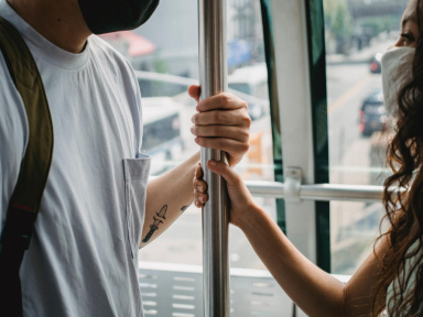 Covid : plus de la moitié des Européens contaminée d'ici deux mois, prévoit l'OMS