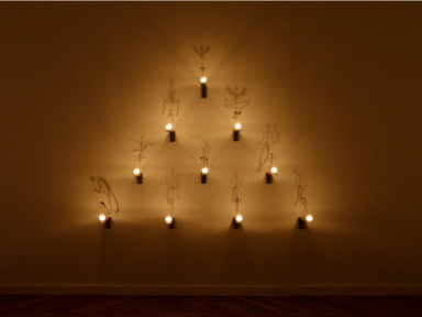 Ombres, les bougies - Christian Boltanski