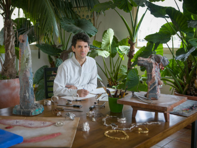 L’Héritage de Gaudi : la mini expo de joaillerie en face de Notre-Dame de Paris